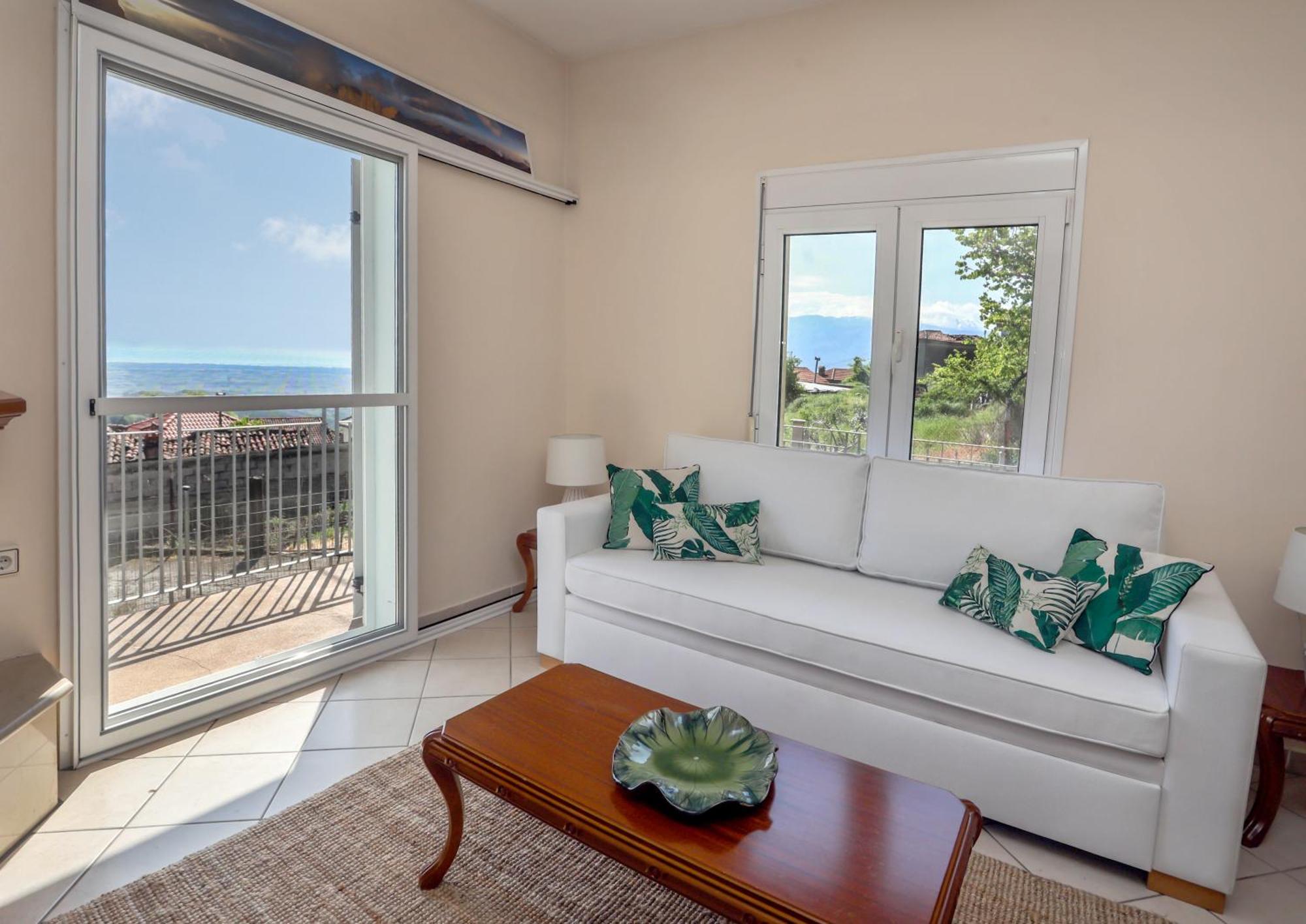 Olympus Beach Aigani Family House 外观 照片