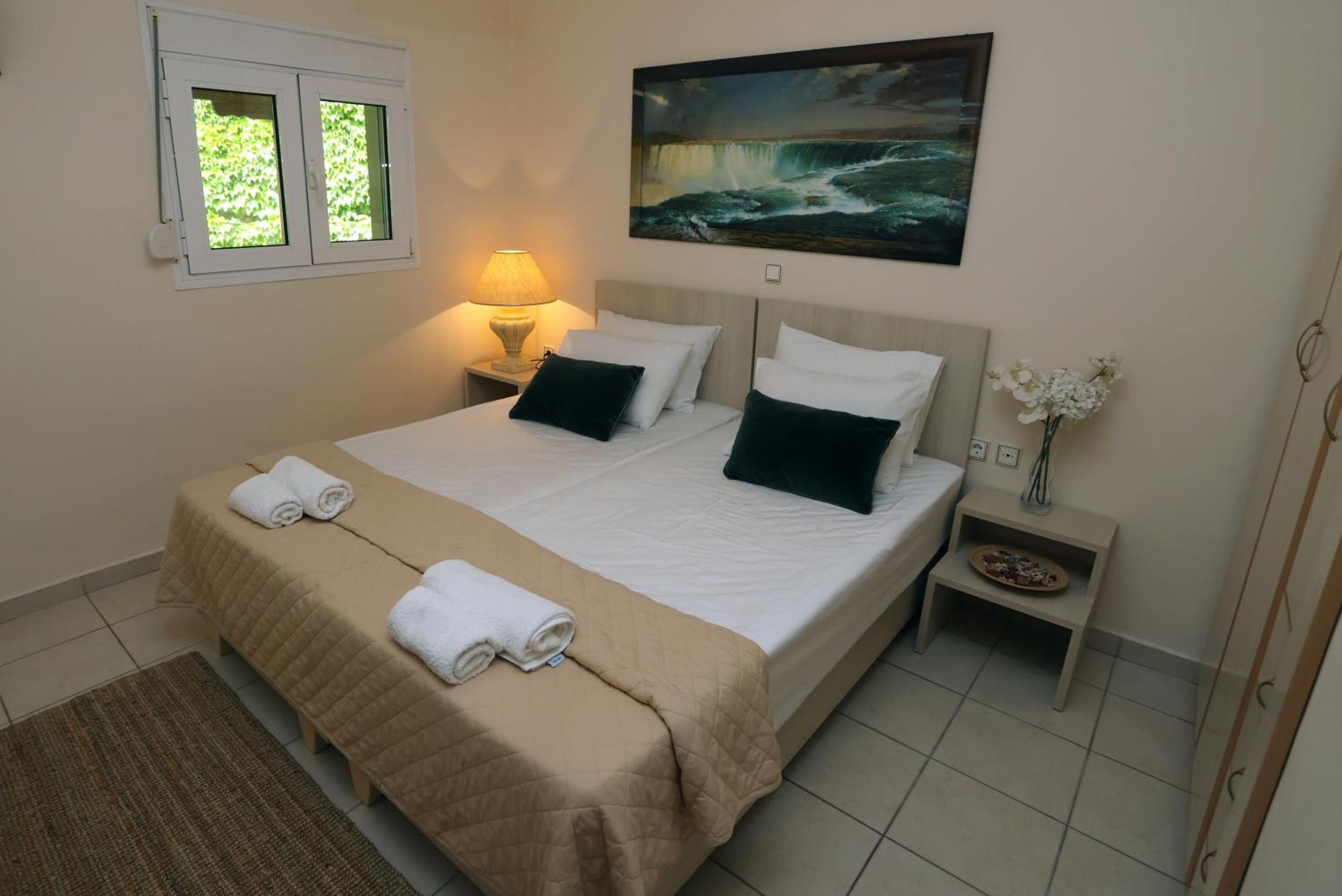 Olympus Beach Aigani Family House 外观 照片